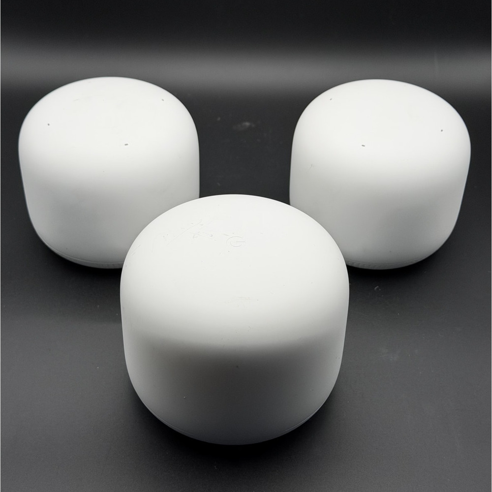 Google Nest WiFi Dual Band AC2200 H2D Router and 2 Smart Speaker Extenders H2E
